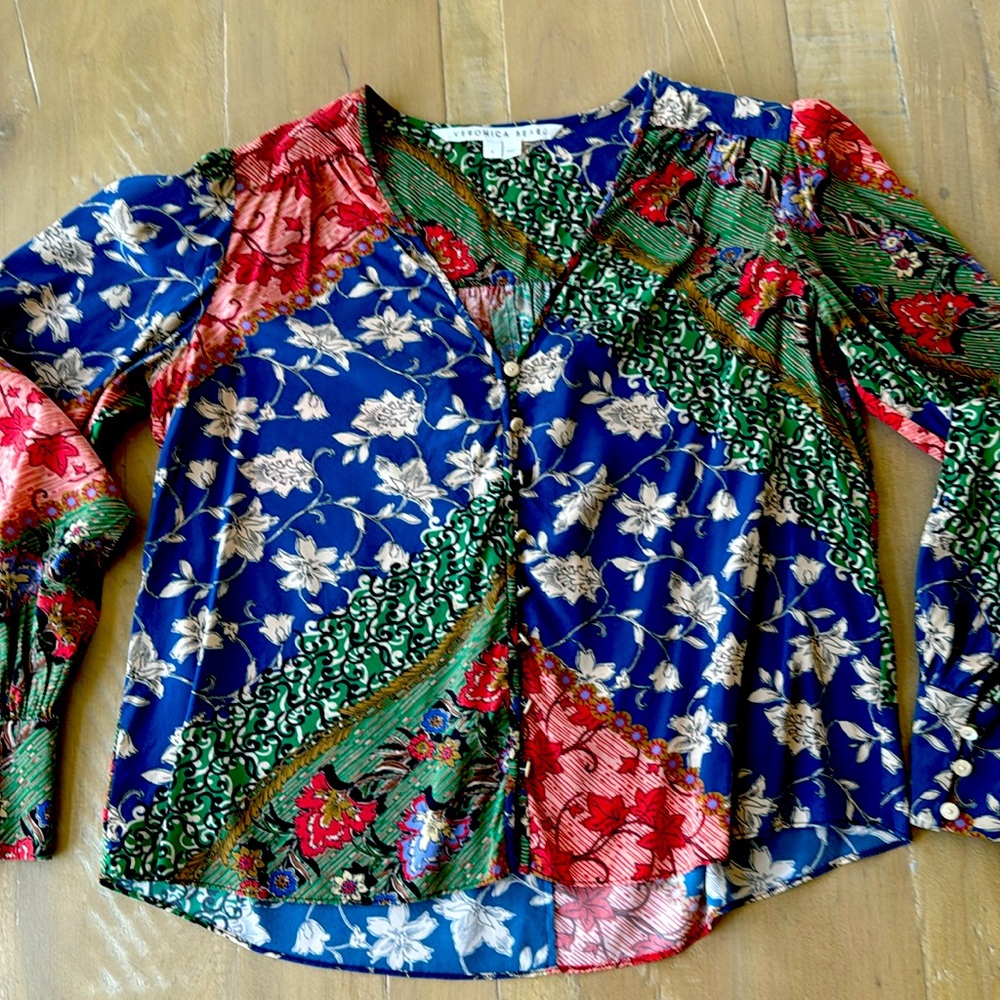 Veronica Beard floral 100% silk blouse